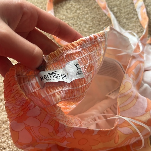 Hollister Crop Top with Tie - Picture 4 of 4